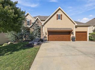 9428 W 157th Pl, Overland Park, KS 66221