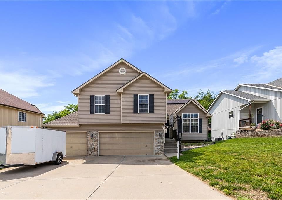 1st image of 8702 N Colrain Ct