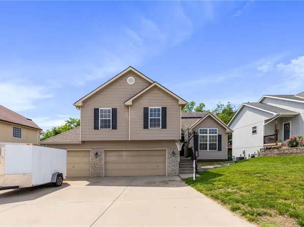 8702 N Colrain Ct, Kansas City, MO 64154