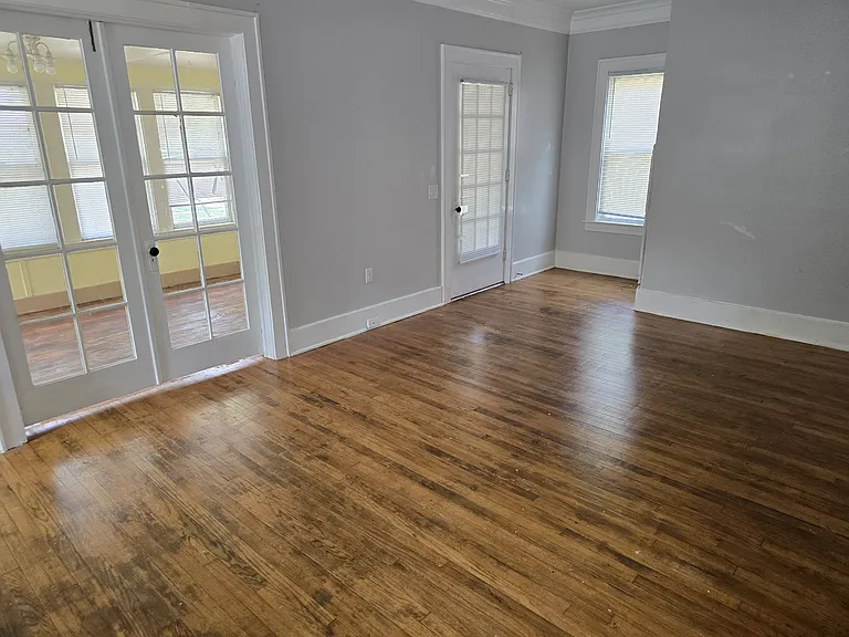 1125 Jefferson Ave — Photo 4