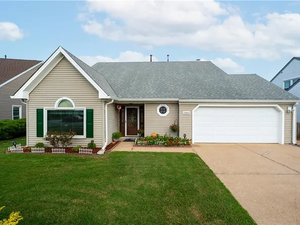2061 Silver Lake Dr, Virginia Beach, VA 23464