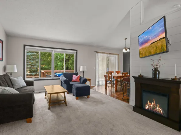 7600 Palomino Ln, Lino Lakes, MN 55014