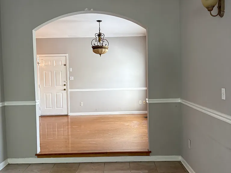 403 Saint Dunstans Ct — Photo 15