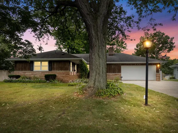 920 South Greenfield AVENUE, Waukesha, WI 53186