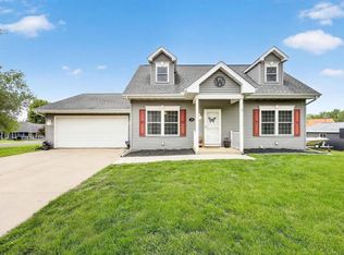 135 S Van Buren Street, Benton, WI 53803