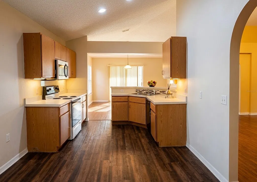 348 Cardiff Ave — Photo 4