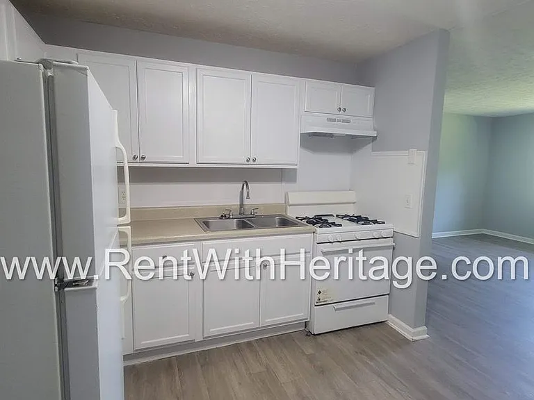 1049 Old Powder Springs Rd SW — Photo 6