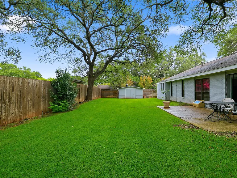 14002 Fairoak Xing — Photo 24