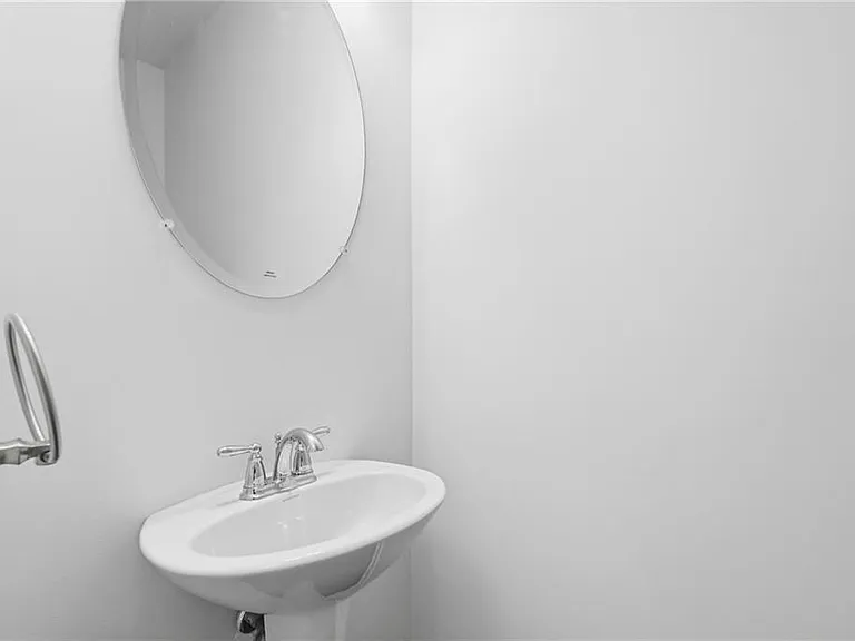 2392 Belmont Pl — Photo 10