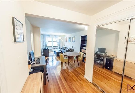 4th image of 140 7th Ave APT 4R