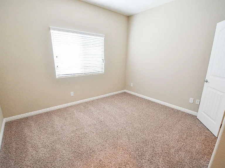 9422 Sand Tiger Ave — Photo 26