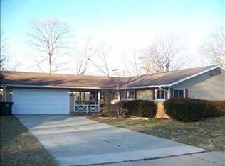 1711 Woodmont Dr, South Bend, IN