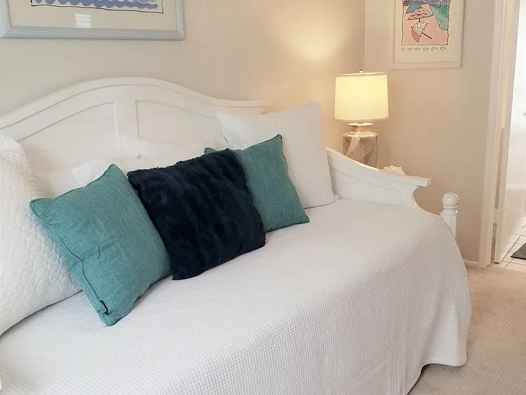 33901 Copper Lantern St — Photo 10