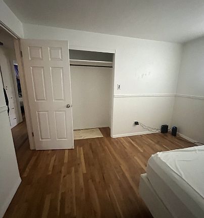 4th image of 662 Budlong St
