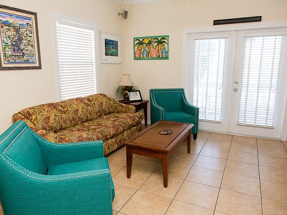 3rd image of 33 Coral Way