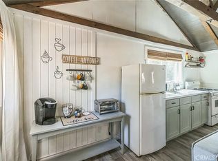 33401 Bluebird Dr, Green Valley Lake, CA 92341