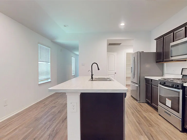 16873 Short Pines Dr — Photo 9