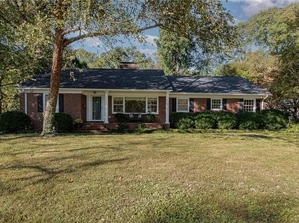 3402 Madison Ave, Greensboro, NC 27403
