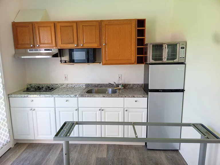 Conrad Ave — Photo 10