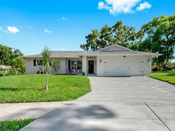 2807 Cameron Ct, Palm Harbor, FL 34684