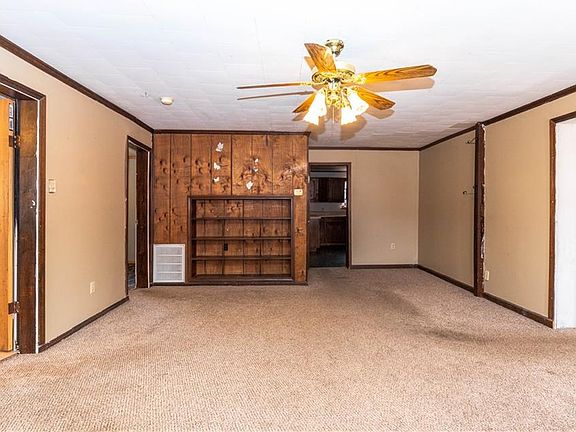 3rd image of 1009 Ayersville Ave
