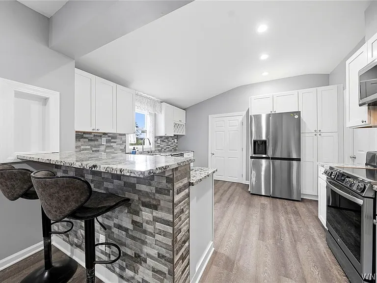 93 Cleveland Ave — Photo 12