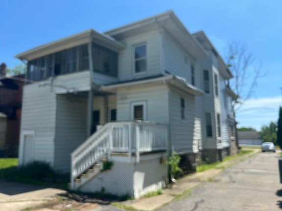 3rd image of 165 Capital Ave NE