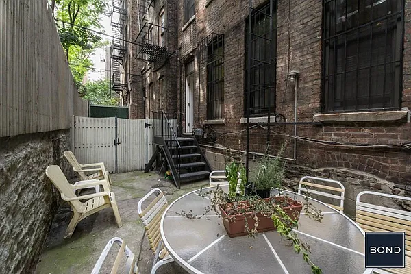 Rented by Bond New York | media 13