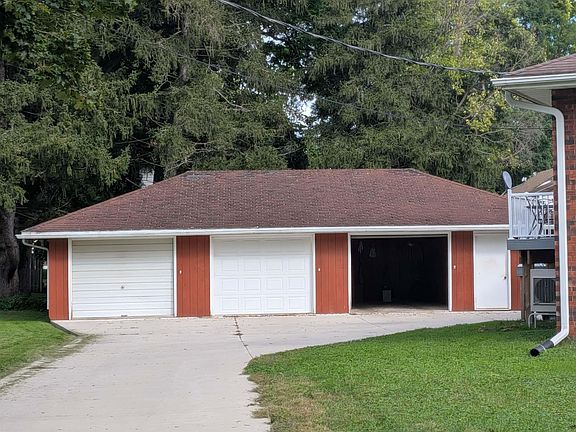 5th image of 308 Center St