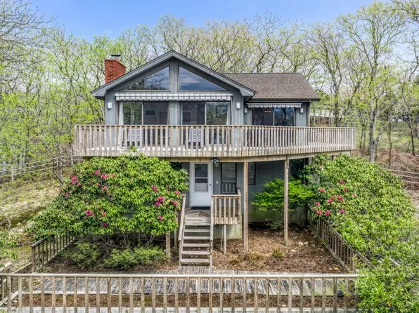 16 Elm St, Montauk, NY 11954