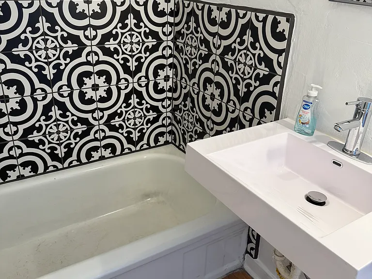 401 N 4th St #9 — Photo 11