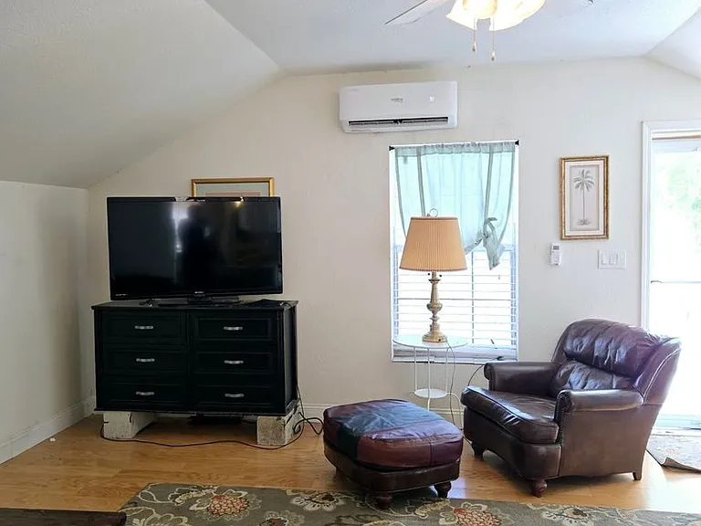 4805B Valhalla Ln — Photo 3