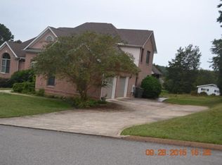 1911 Riverwood Dr, Hixson, TN 37343