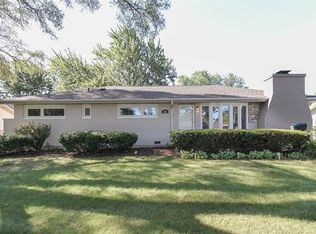 565 Morgan Ln, Hoffman Estates, IL 60169