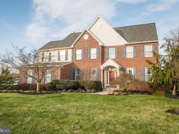208 Belgian Dr, Spring City, PA 19475