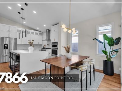 7866 Half Moon Point Dr, Las Vegas, NV, 89113