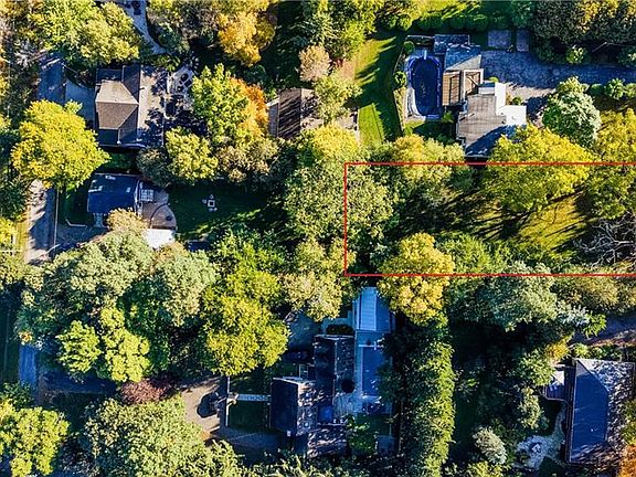 4th image of 32 Old Mill Rd