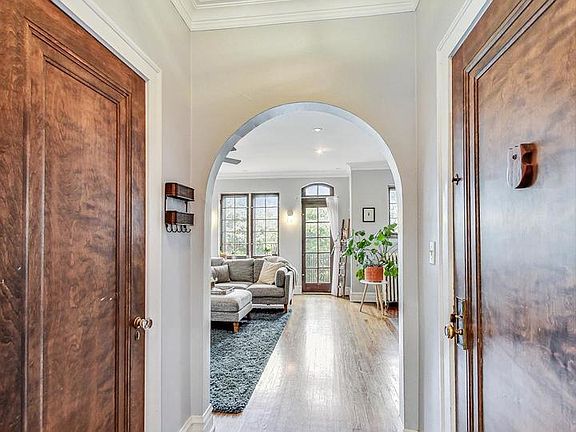 4th image of 4728 N Paulina St #3