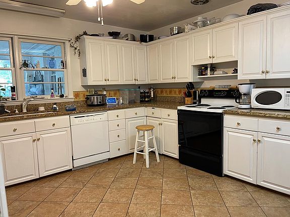 3rd image of 123 Mountain View Ave