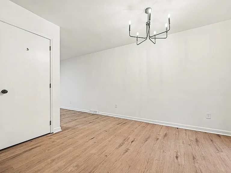5003 Lakecrest Dr — Photo 8