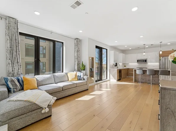 30 Penniman Rd #302, Allston, MA 02134