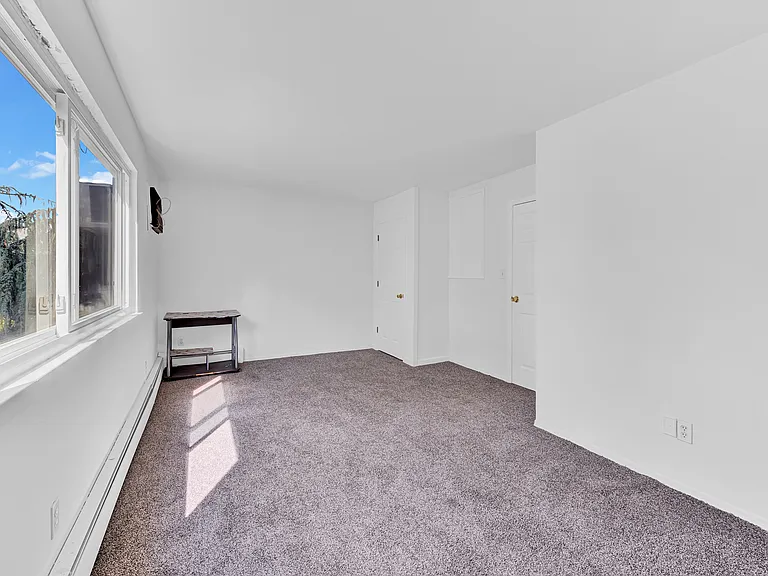 84 White Oak St #2 — Photo 9