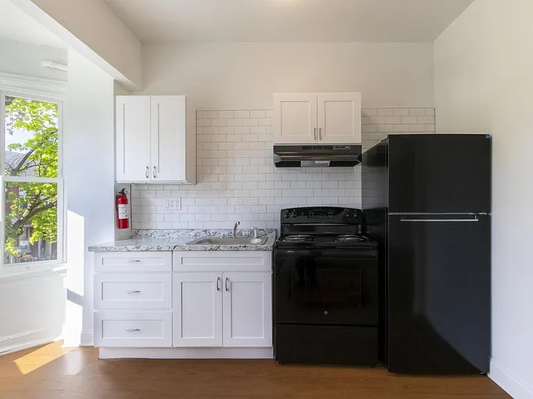 529 E Cumberland St #B — Photo 3