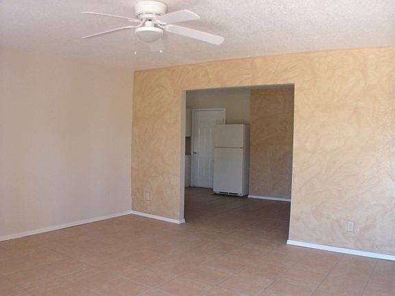 2nd image of 701 Thames Dr
