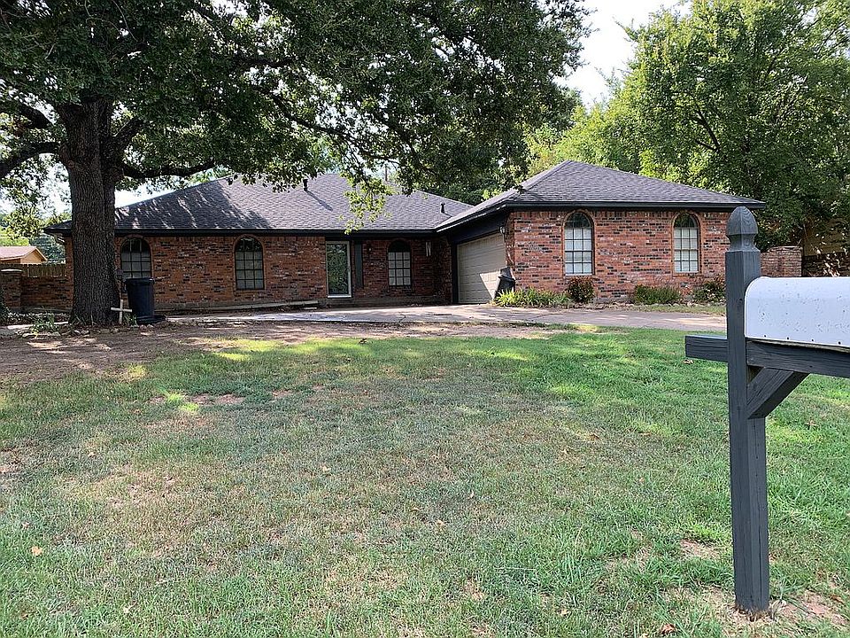 2nd image of 316 Azalea Dr
