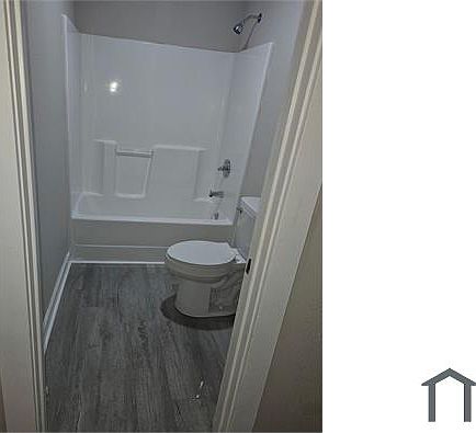 3rd image of 1044 S Franklin St #A