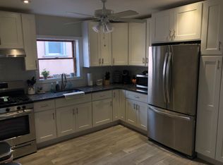 25-60 41st St #2, Astoria, NY 11103