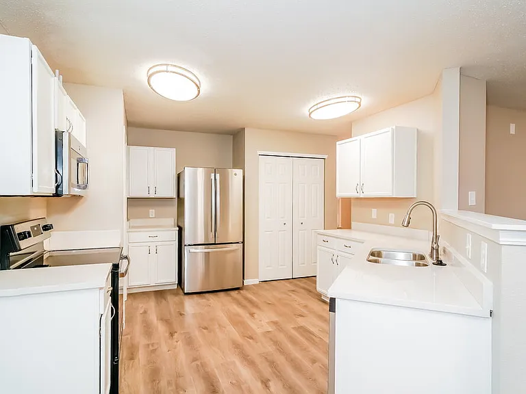 10767 Miller Dr — Photo 8