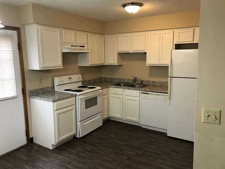 5323 Shiloh Dr — Photo 4