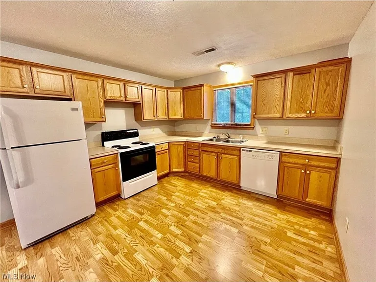 2919 Cliftmont Ave NE — Photo 13